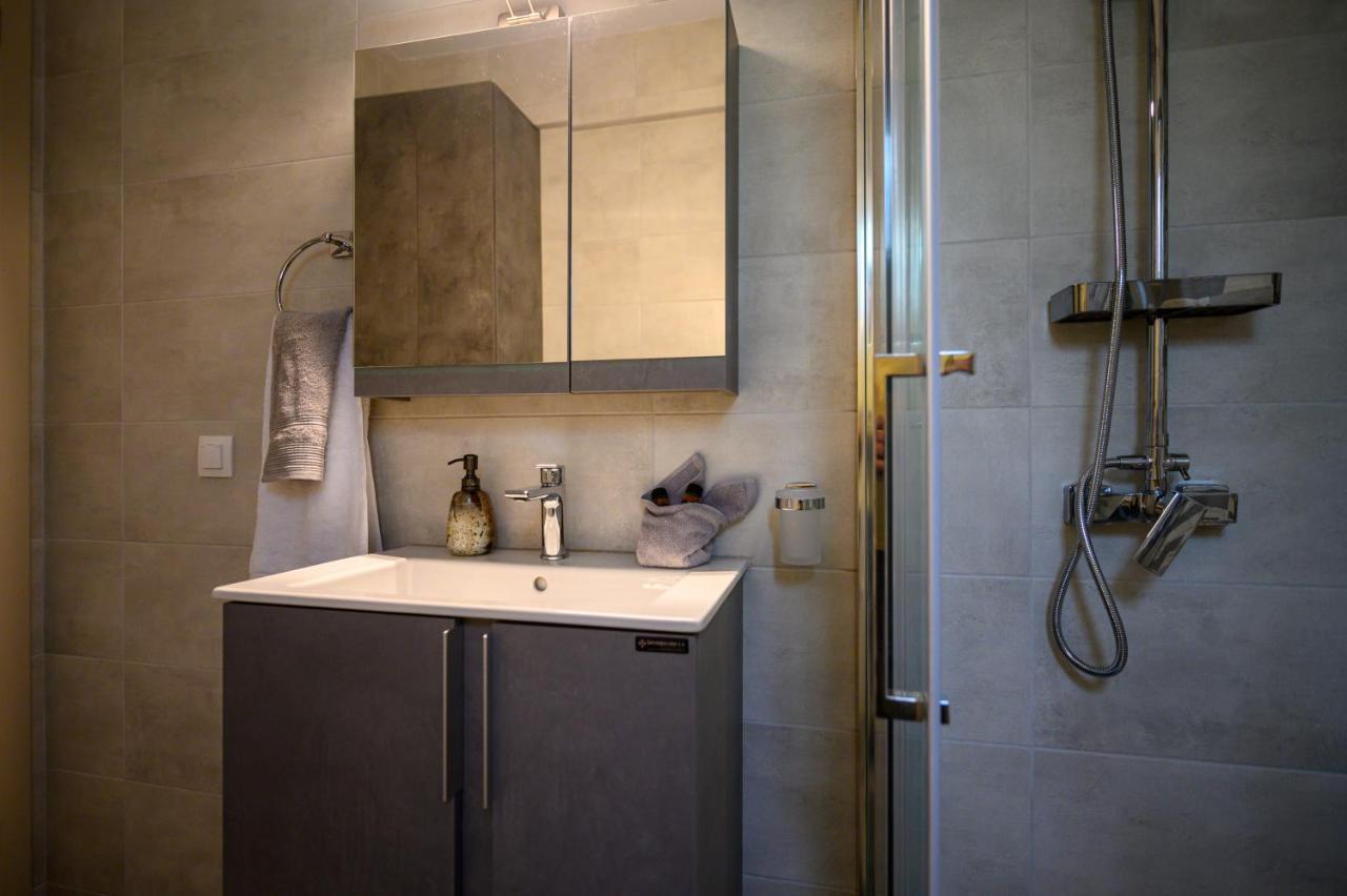 Chic Apartment In Nature, 5-Min Walk To The Beach Kalamata Exteriör bild