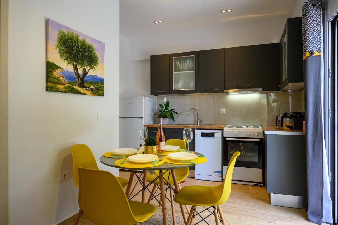 Chic Apartment In Nature, 5-Min Walk To The Beach Kalamata Exteriör bild