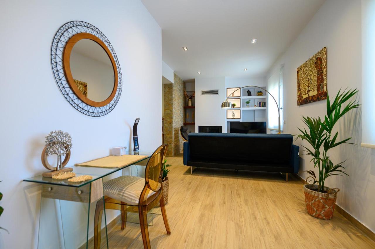 Chic Apartment In Nature, 5-Min Walk To The Beach Kalamata Exteriör bild