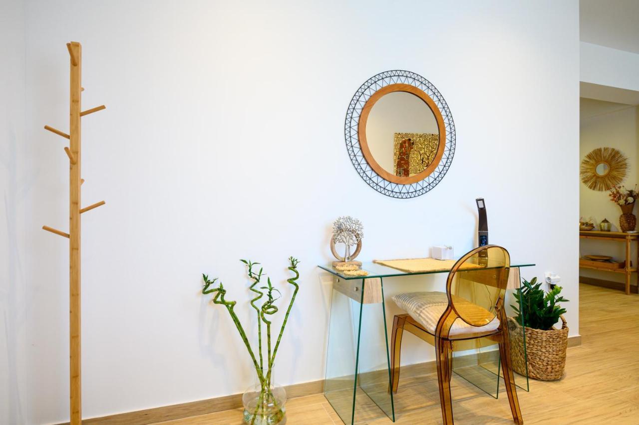 Chic Apartment In Nature, 5-Min Walk To The Beach Kalamata Exteriör bild