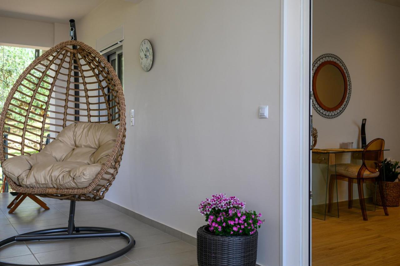 Chic Apartment In Nature, 5-Min Walk To The Beach Kalamata Exteriör bild