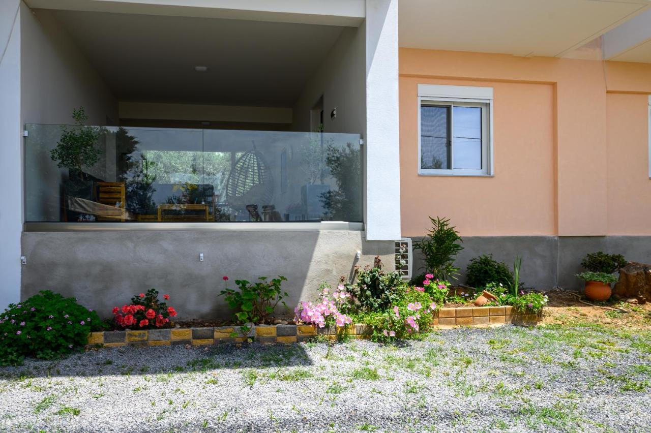 Chic Apartment In Nature, 5-Min Walk To The Beach Kalamata Exteriör bild