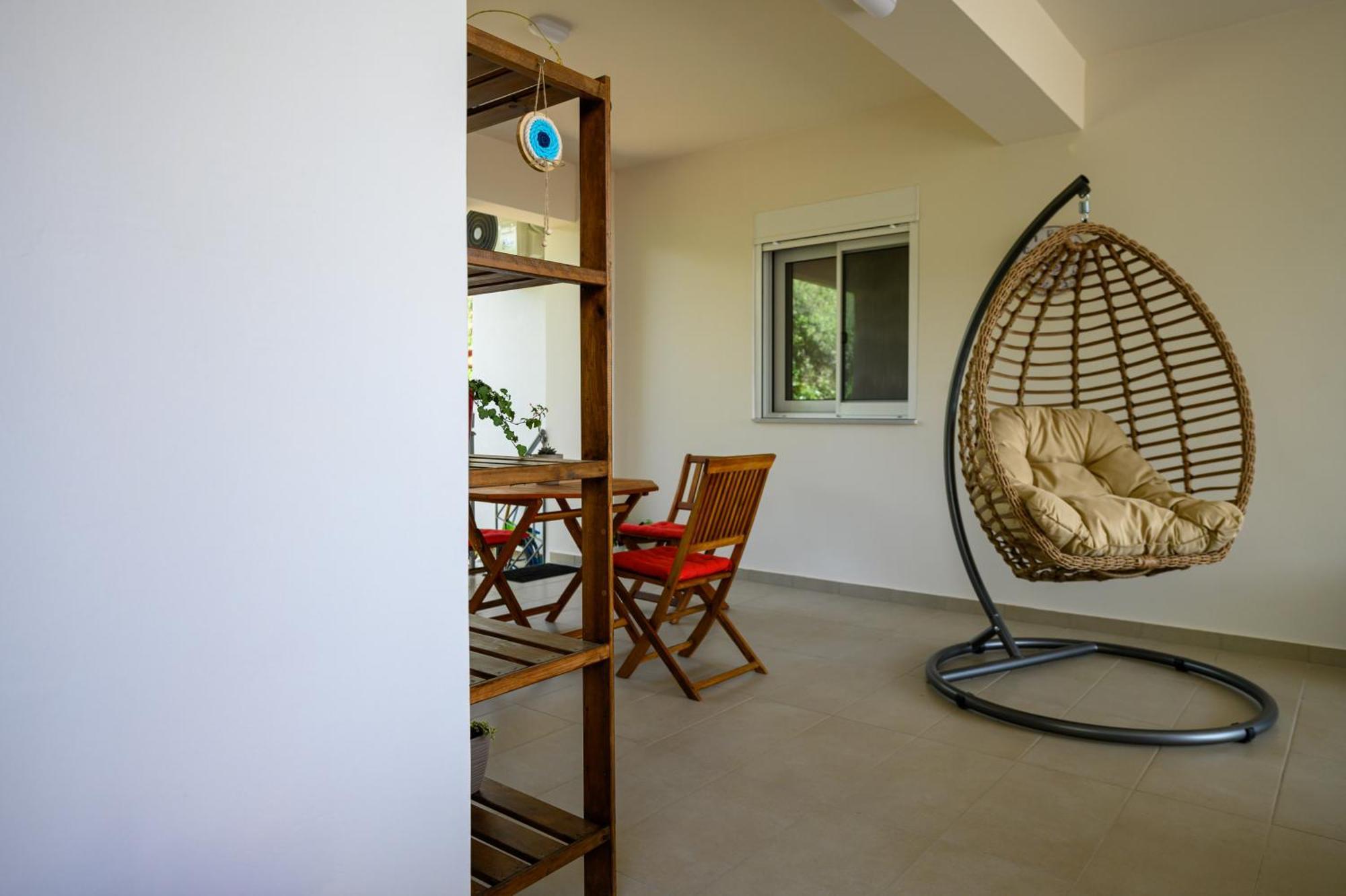 Chic Apartment In Nature, 5-Min Walk To The Beach Kalamata Exteriör bild